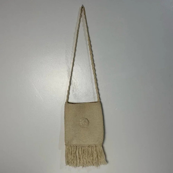 Crochet cream fringe  bag - Picture 7 of 8